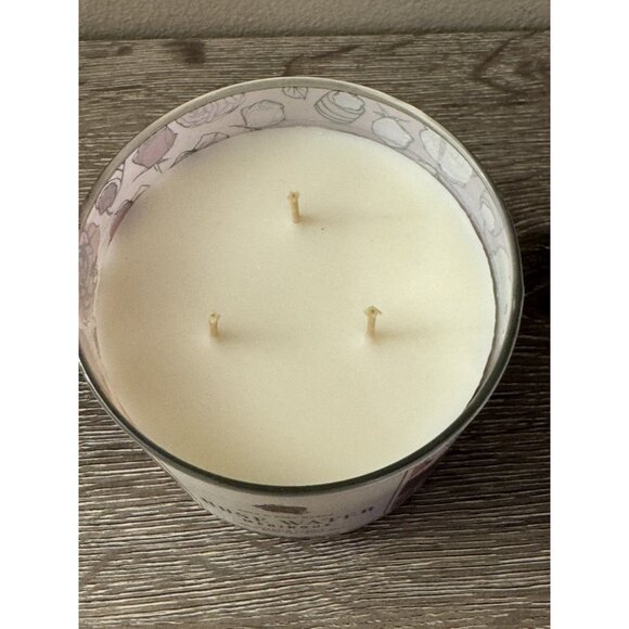 Bath & Body Works White Barn Rose Water Meringue Scented Candle 3 Wick CS9 - Picture 3 of 3